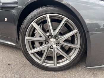 Used Aston Martin Vantage 2015 for sale - 75286610: Photo