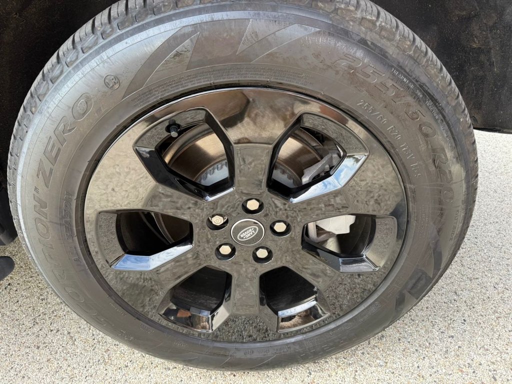 Used Land Rover Defender 2024 for sale - 76356943: Photo 11