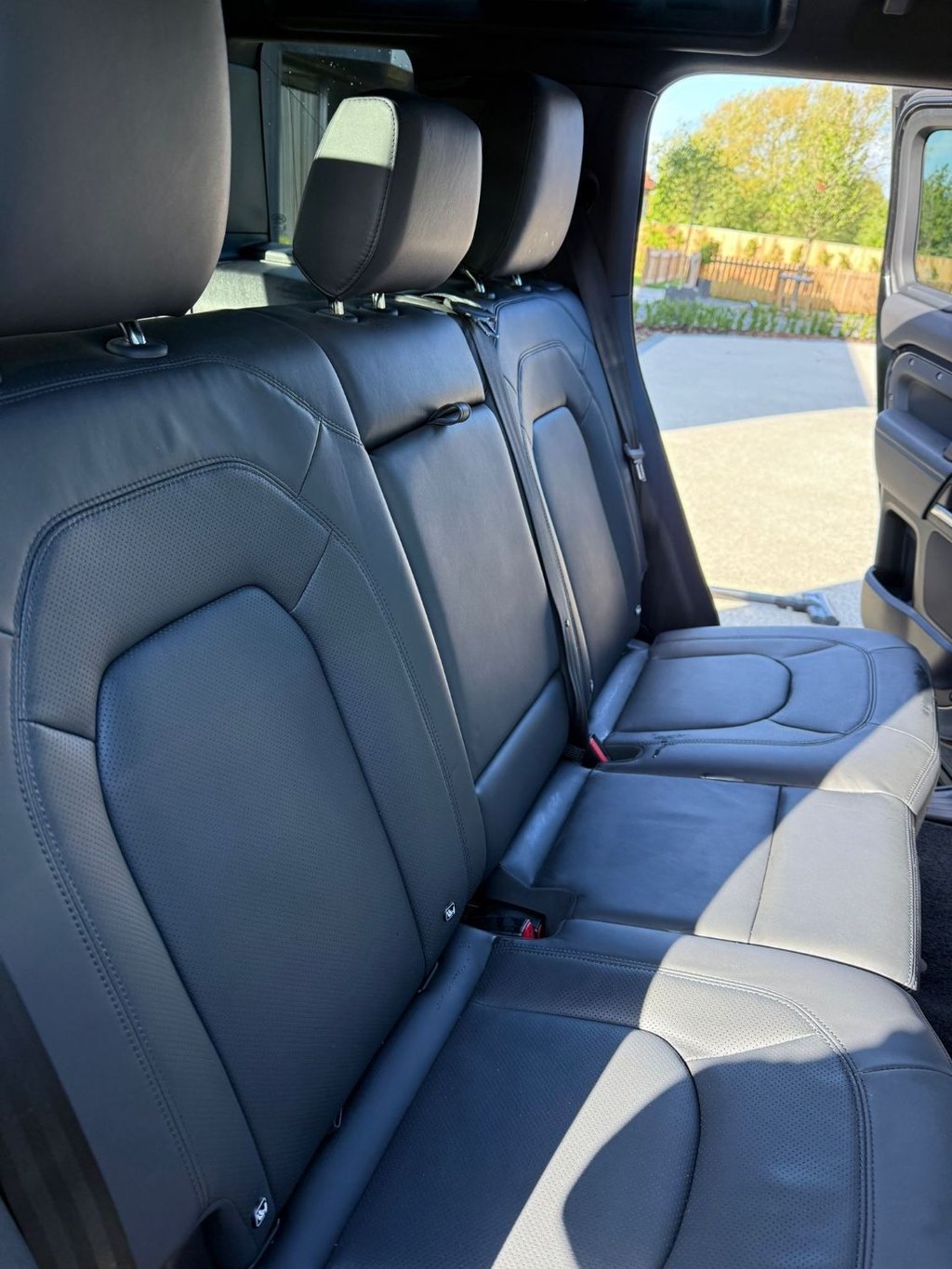 Used Land Rover Defender 2024 for sale - 76356943: Photo 15