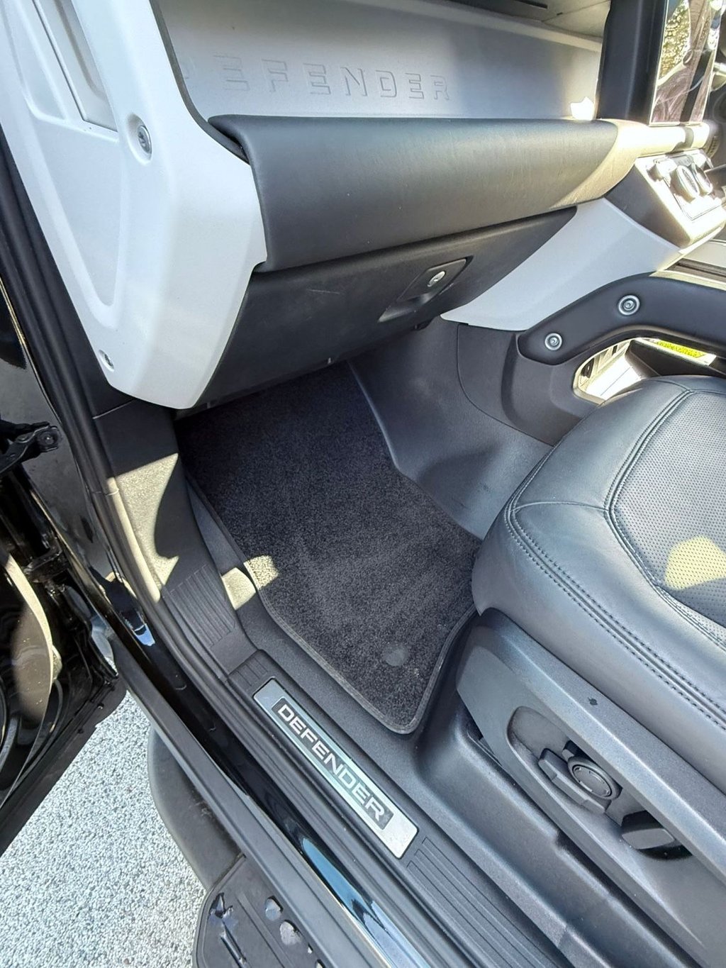 Used Land Rover Defender 2024 for sale - 76356943: Photo 16