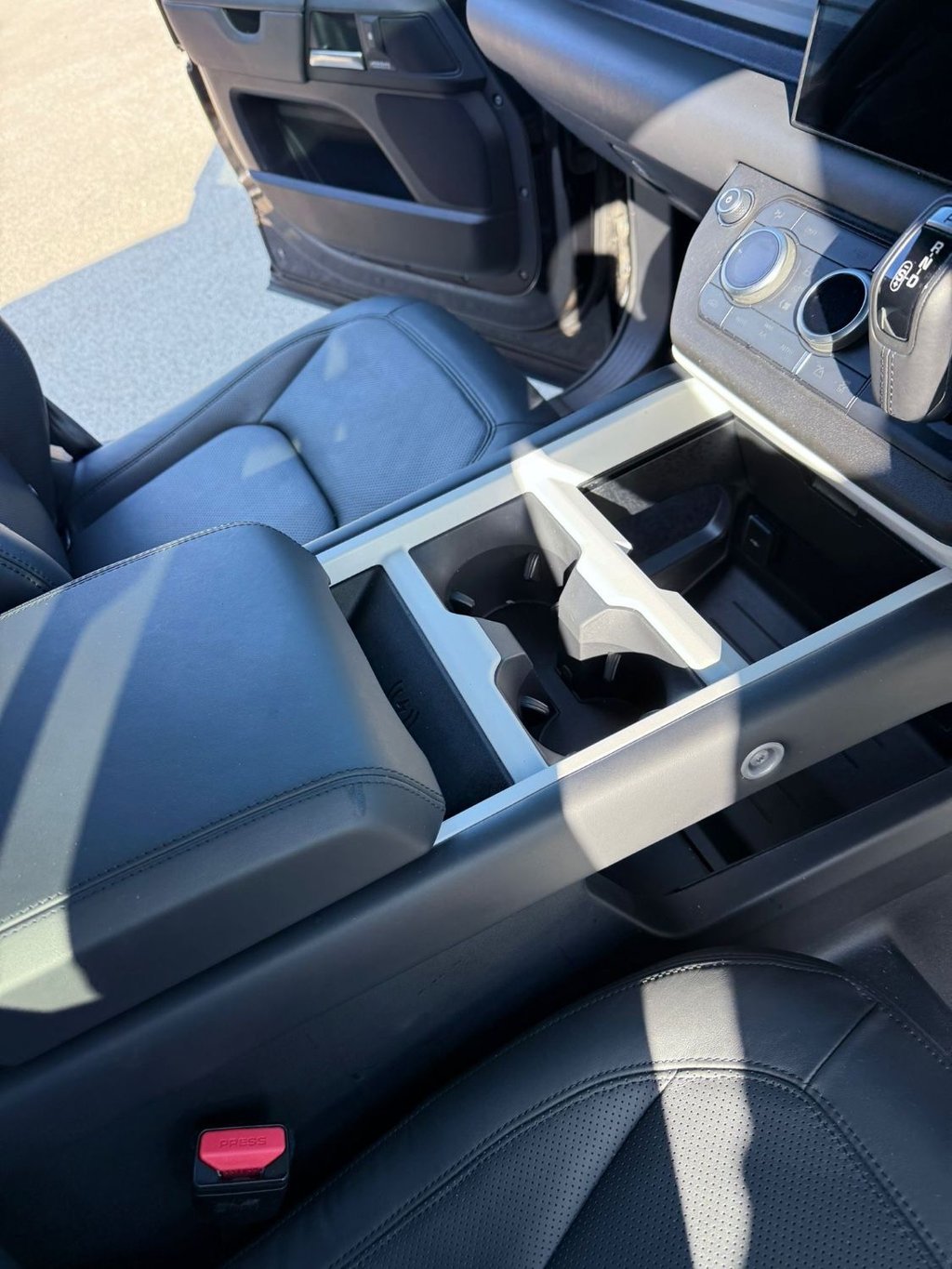 Used Land Rover Defender 2024 for sale - 76356943: Photo 17