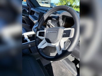 Used Land Rover Defender 2024 for sale - 76356943: Photo