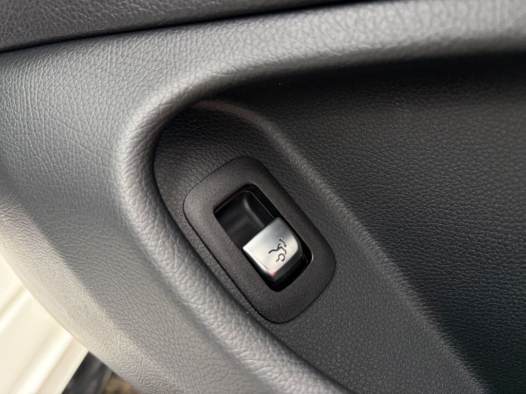 Used Mercedes-Benz C Class 2017 for sale - 78124157: Photo 38