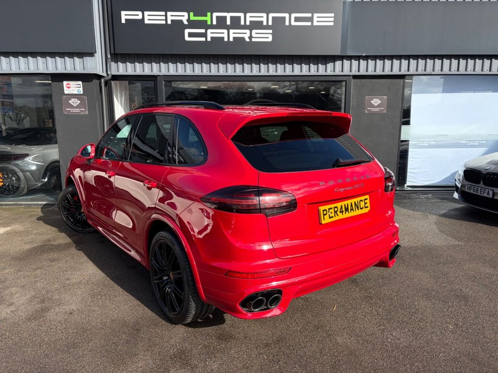 Used Porsche Cayenne 2016 for sale - 77891232: Photo 2