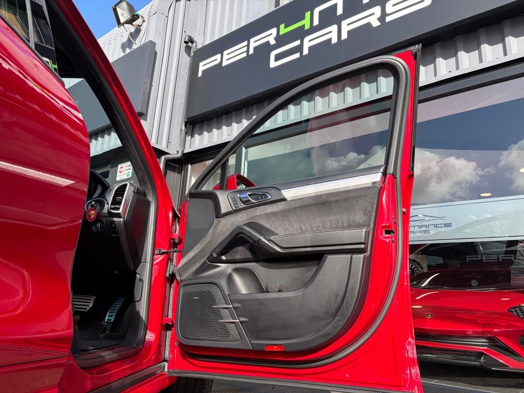 Used Porsche Cayenne 2016 for sale - 77891232: Photo 33