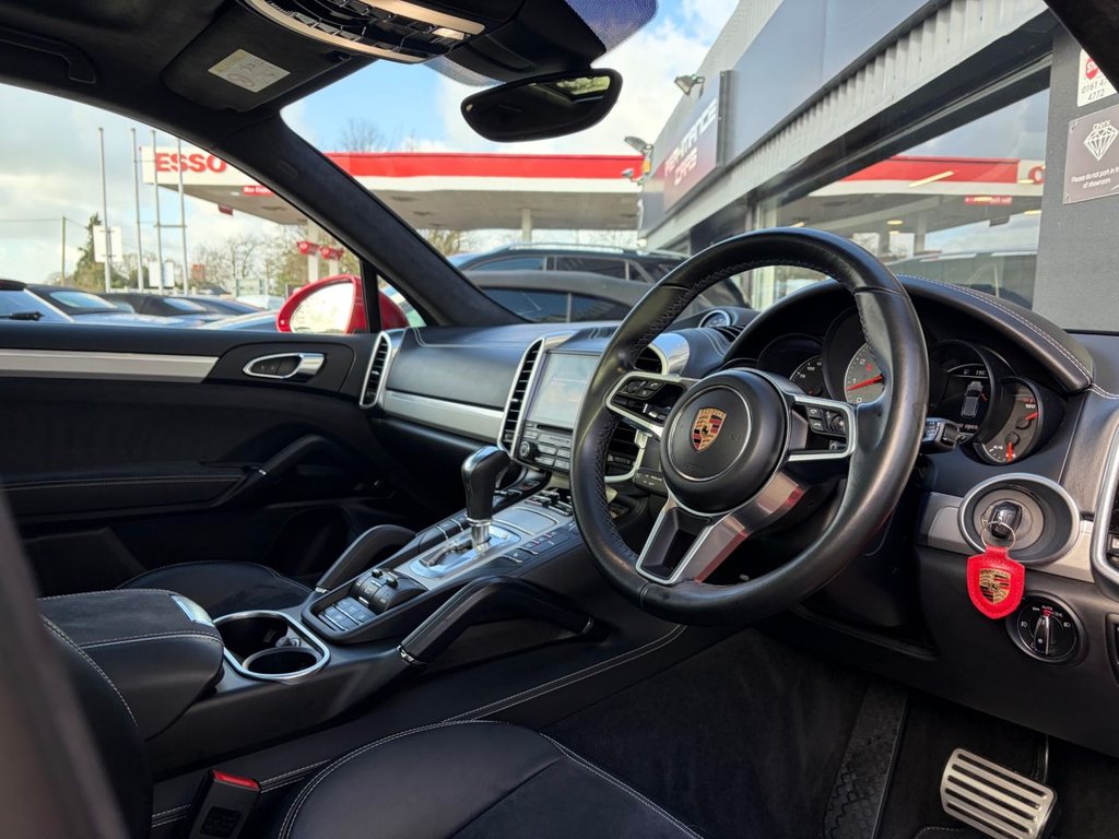 Used Porsche Cayenne 2016 for sale - 77891232: Photo 4