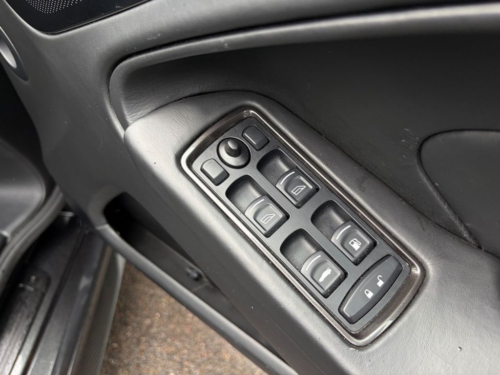 Used Aston Martin Vanquish 2012 for sale - 77693375: Photo 46