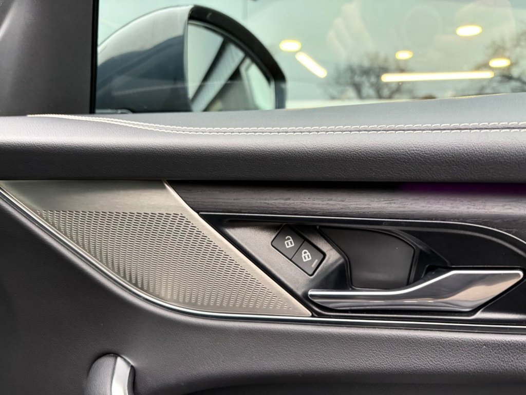 Used Jaguar F-Pace 2022 for sale - 77250648: Photo 32