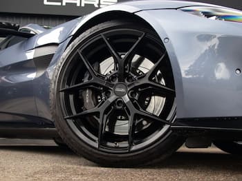Used Aston Martin Vantage 2019 for sale - 79738207: Photo