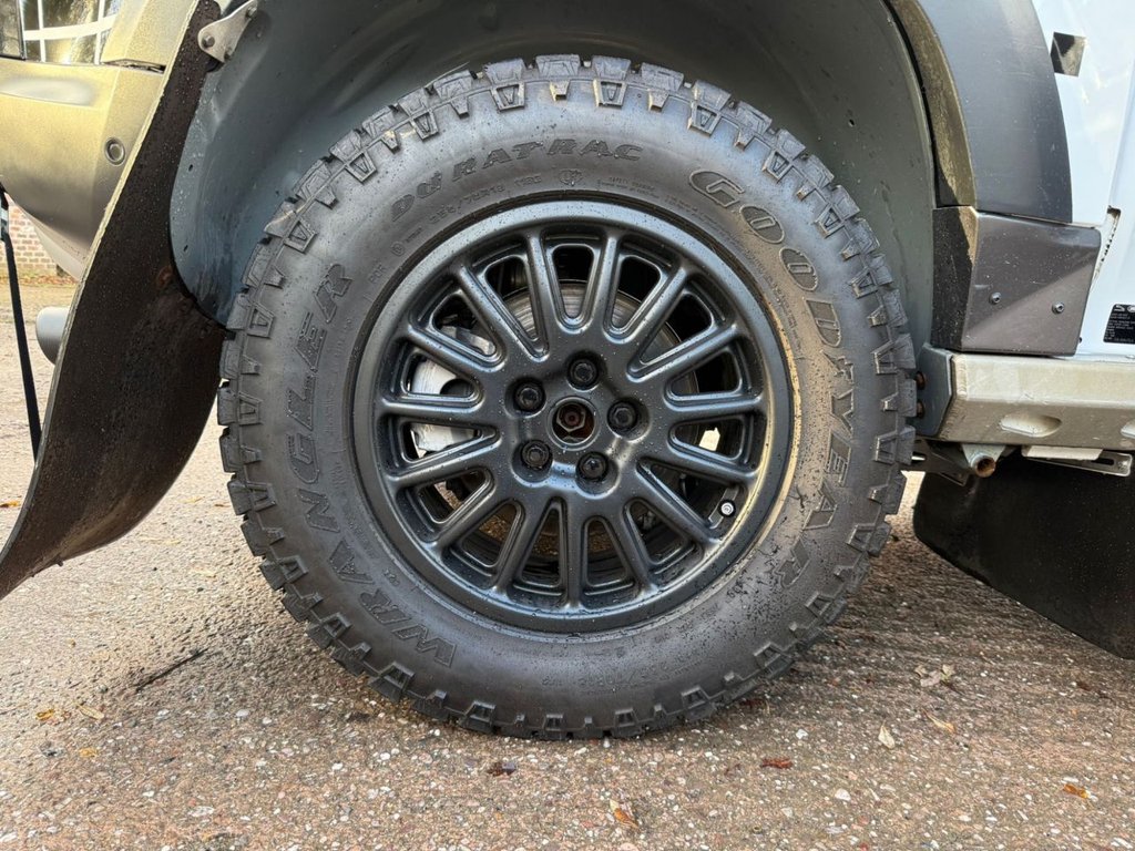 Used Land Rover Defender 2021 for sale - 76570254: Photo 24