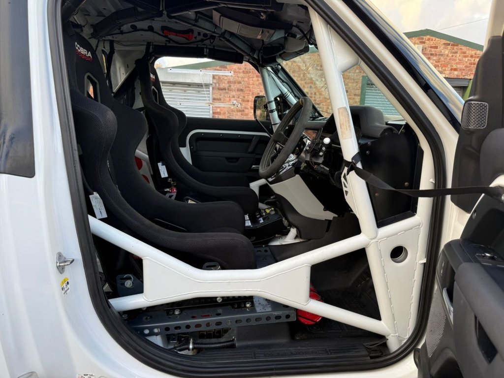 Used Land Rover Defender 2021 for sale - 76570254: Photo 26