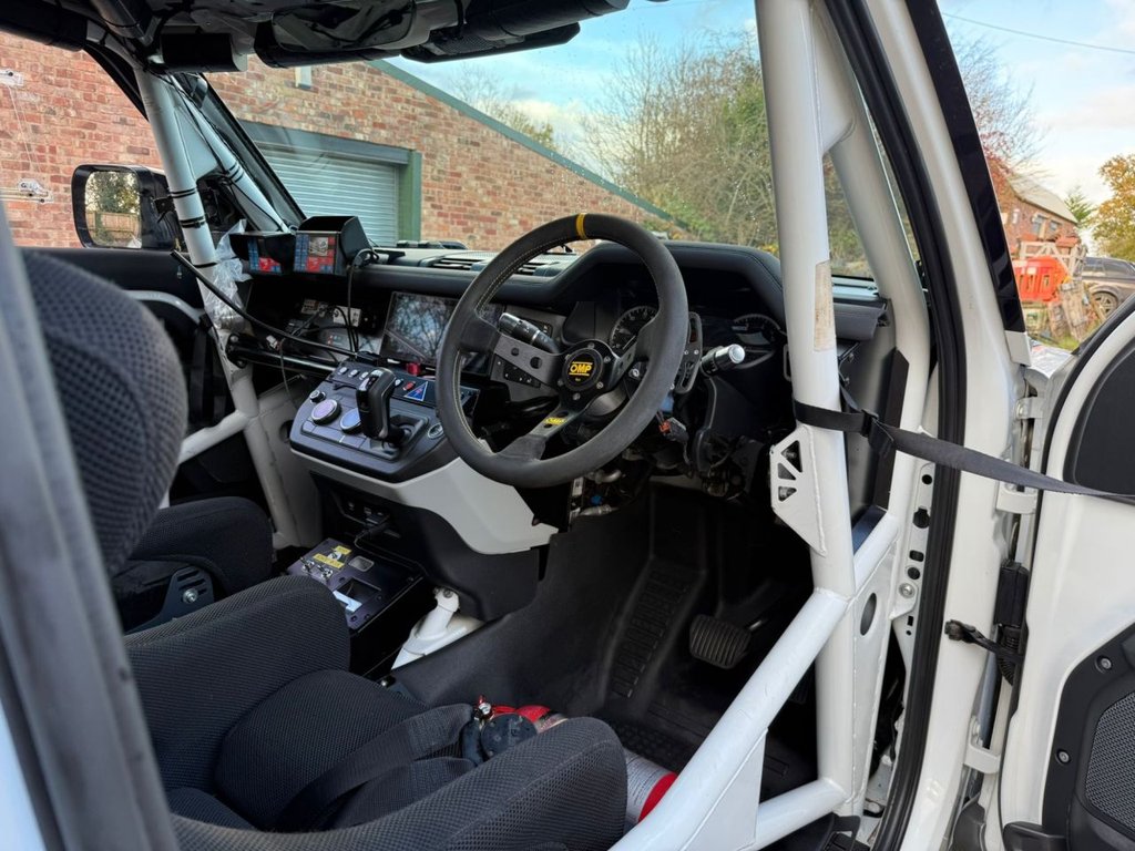 Used Land Rover Defender 2021 for sale - 76570254: Photo 27