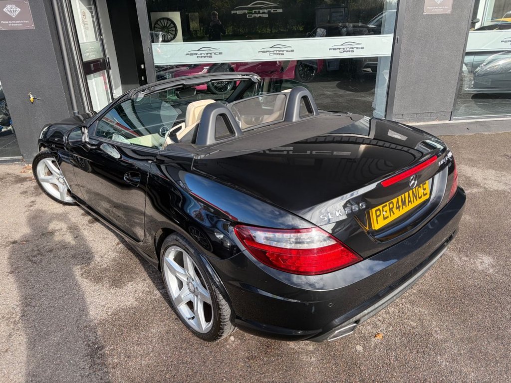 Used Mercedes-Benz SLK 2012 for sale - 76367367: Photo 2