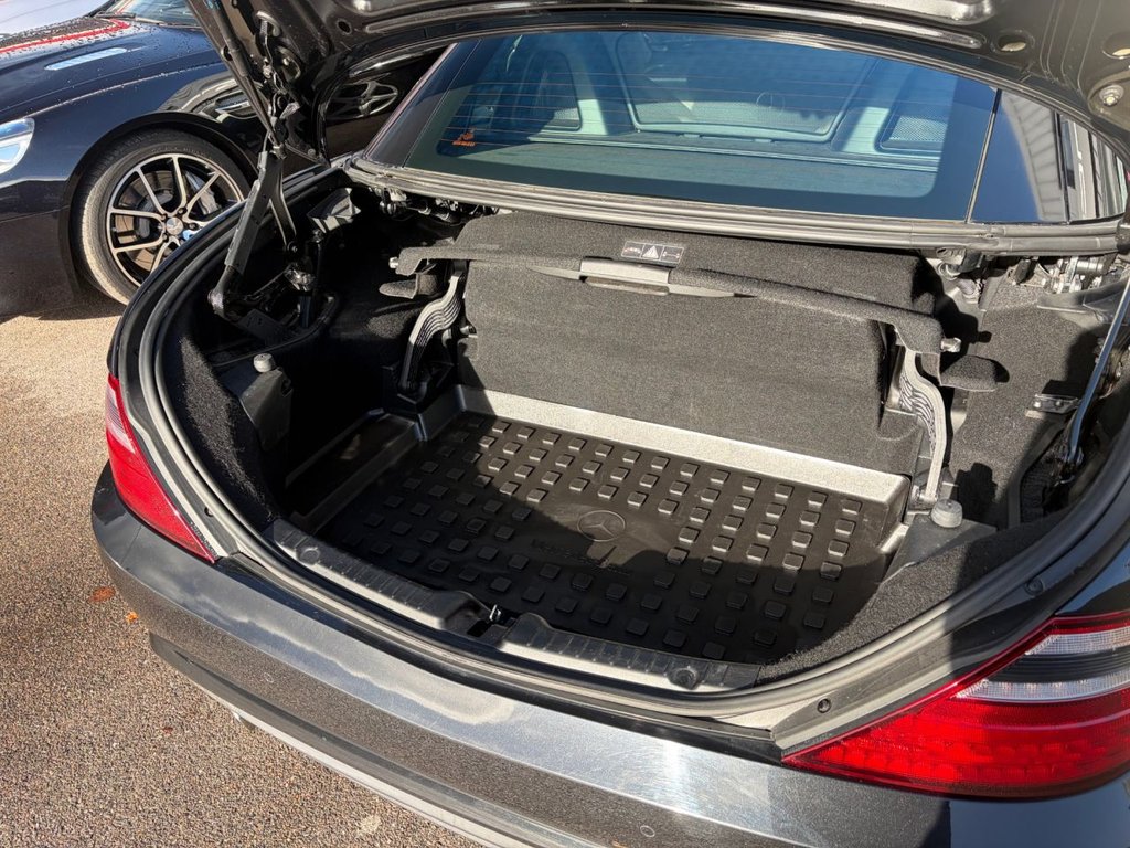 Used Mercedes-Benz SLK 2012 for sale - 76367367: Photo 41