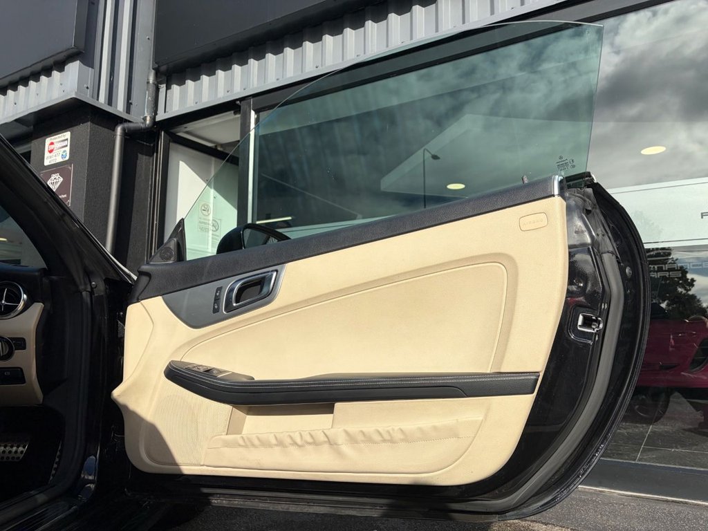 Used Mercedes-Benz SLK 2012 for sale - 76367367: Photo 42