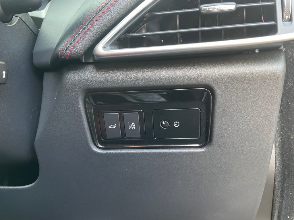 Used Jaguar F-Pace 2018 for sale - 77236480: Photo 24