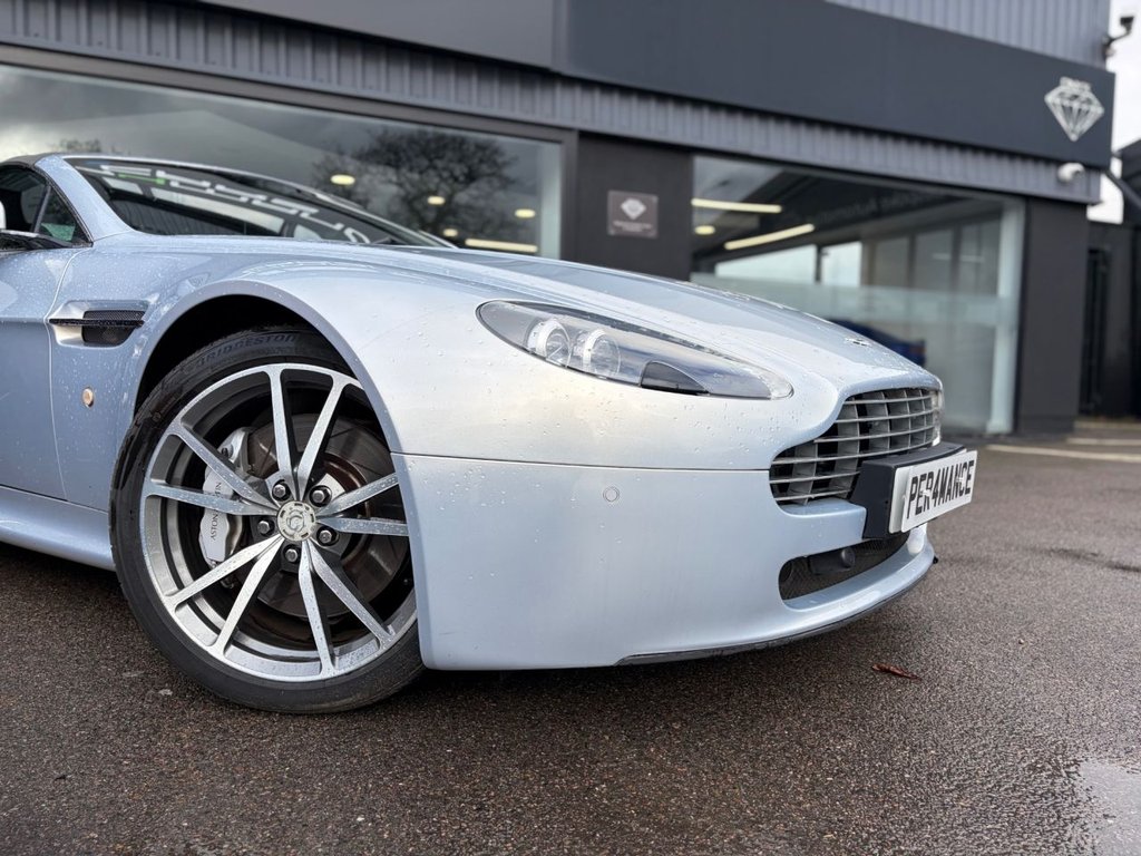 Used Aston Martin Vantage 2010 for sale - 77572001: Photo 10