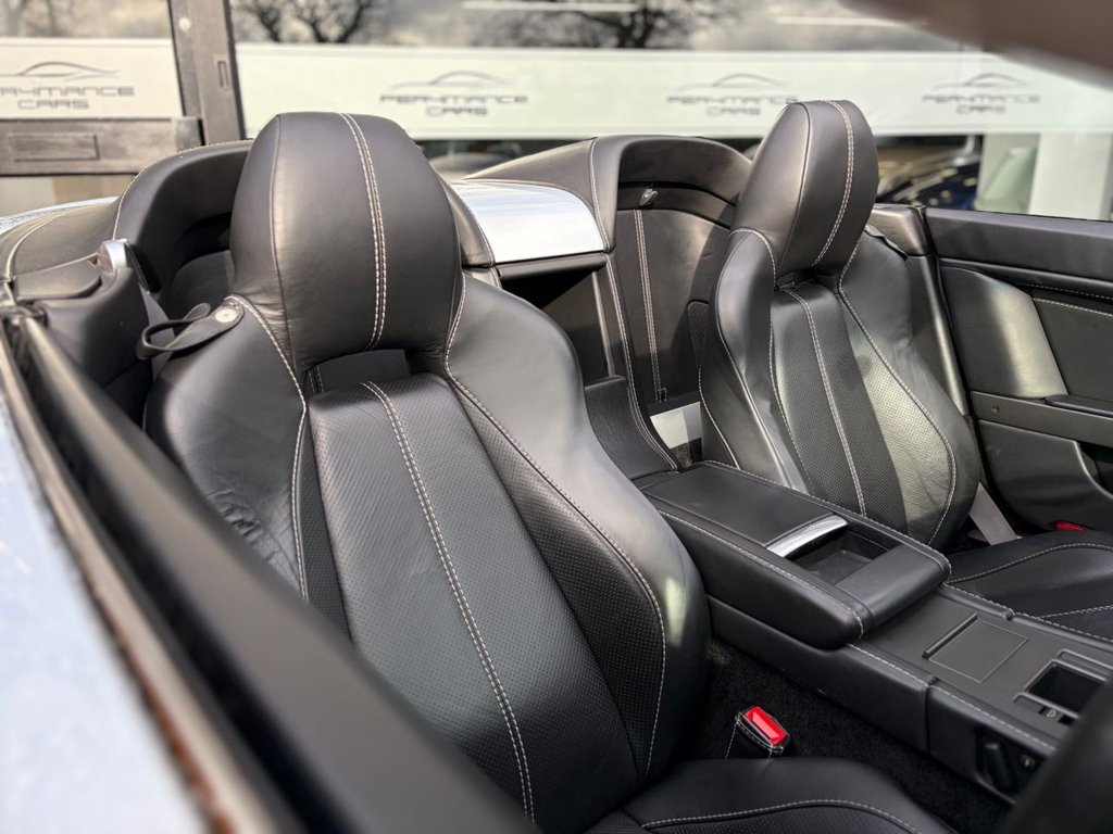 Used Aston Martin Vantage 2010 for sale - 77572001: Photo 5
