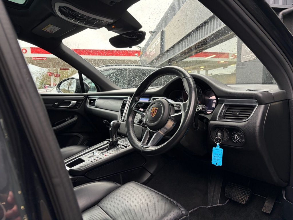 Used Porsche Macan 2018 for sale - 77534773: Photo 46