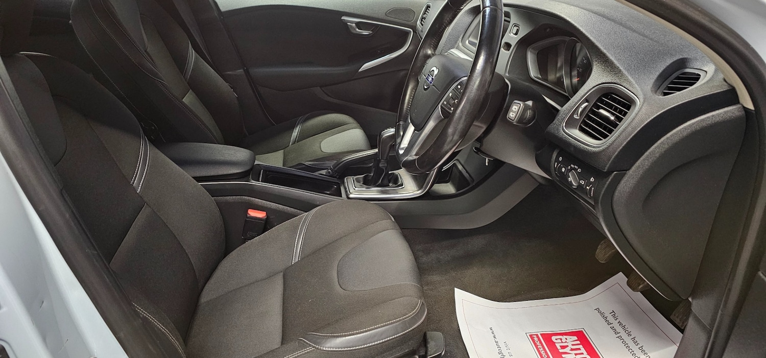 Used Volvo V40 2014 for sale - 76602770: Photo 12