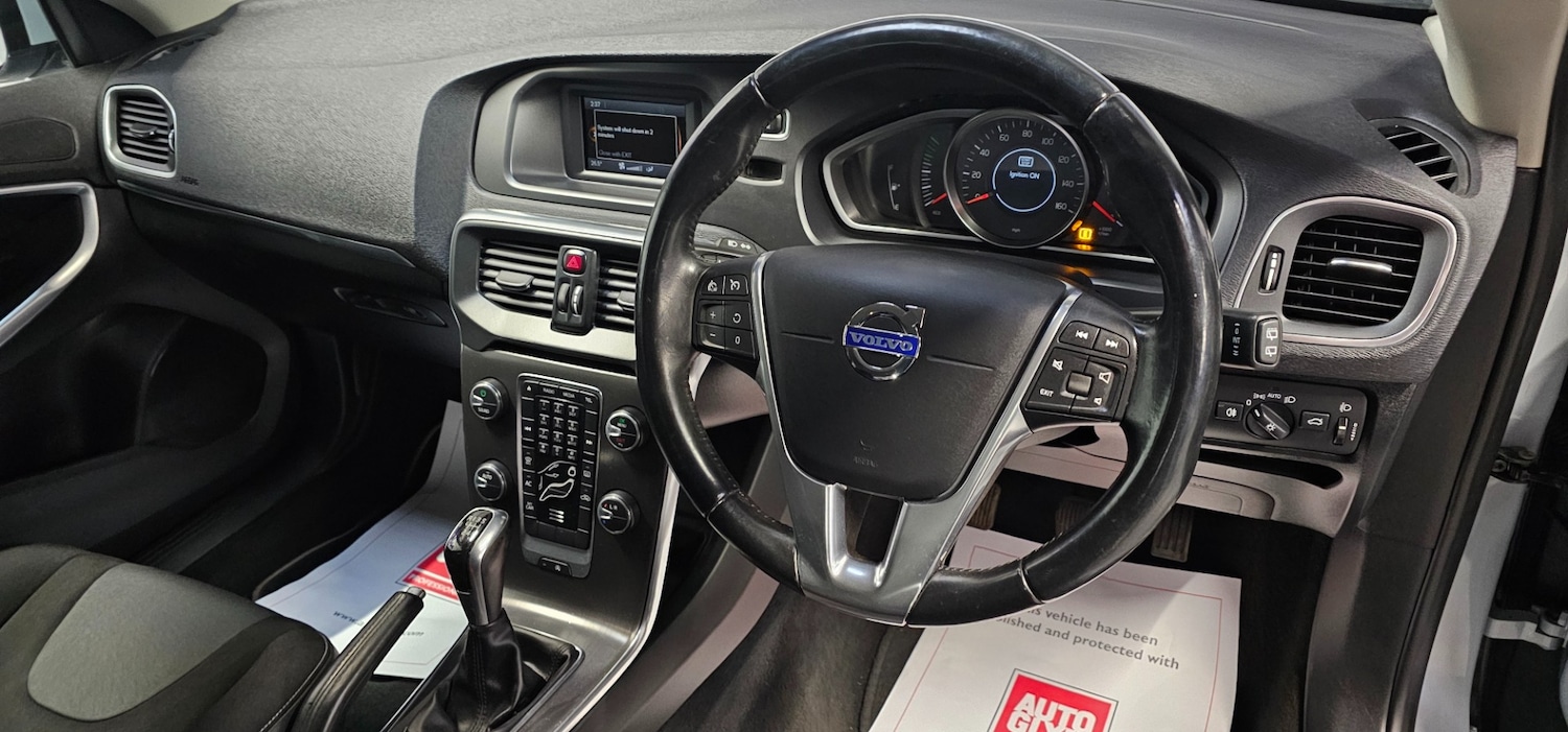 Used Volvo V40 2014 for sale - 76602770: Photo 14