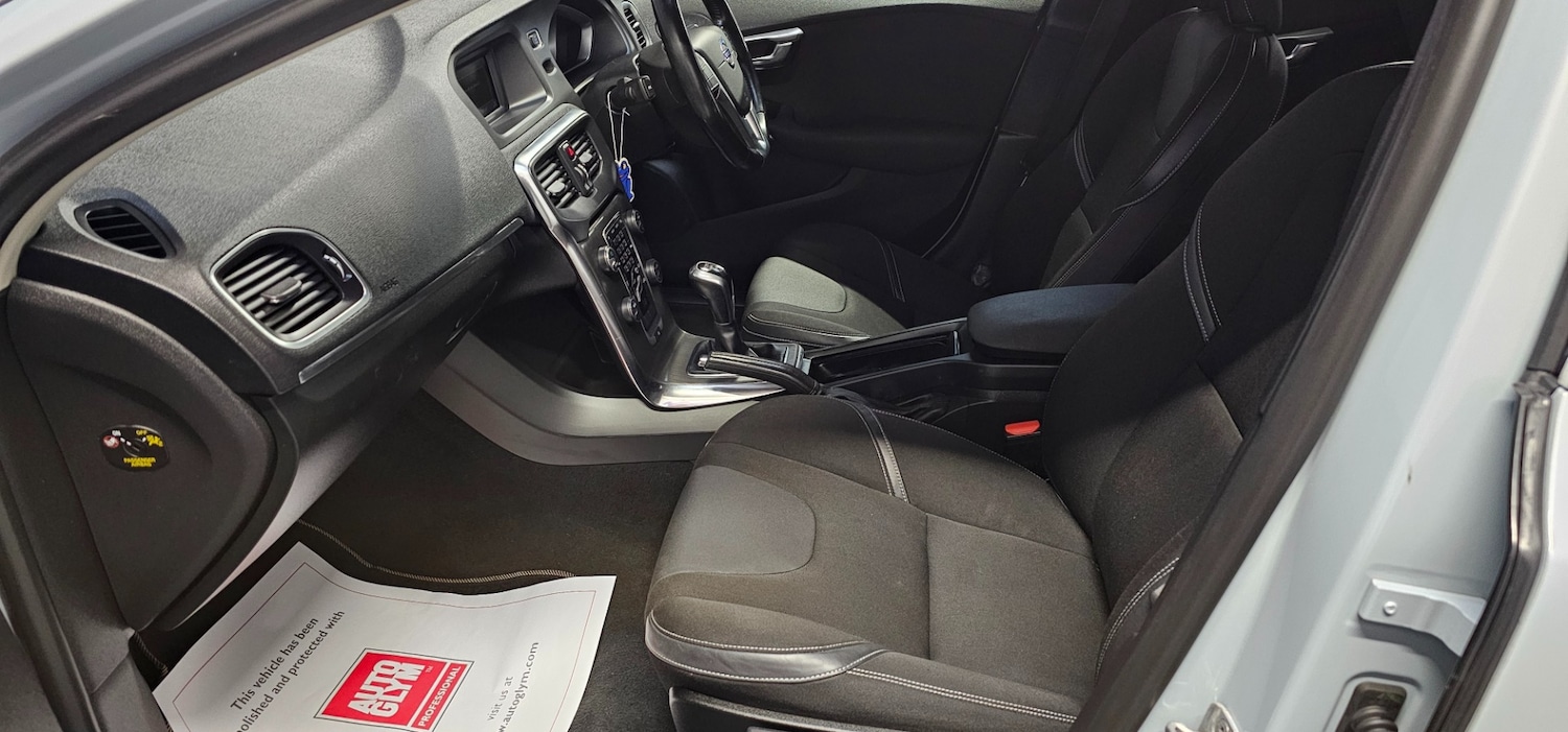 Used Volvo V40 2014 for sale - 76602770: Photo 17