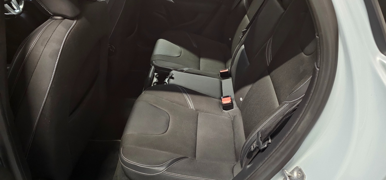 Used Volvo V40 2014 for sale - 76602770: Photo 18