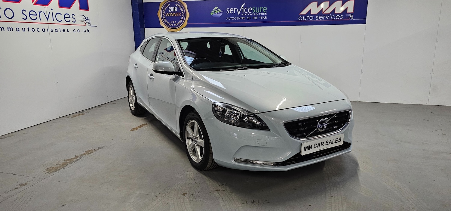 Used Volvo V40 2014 for sale - 76602770: Photo 2