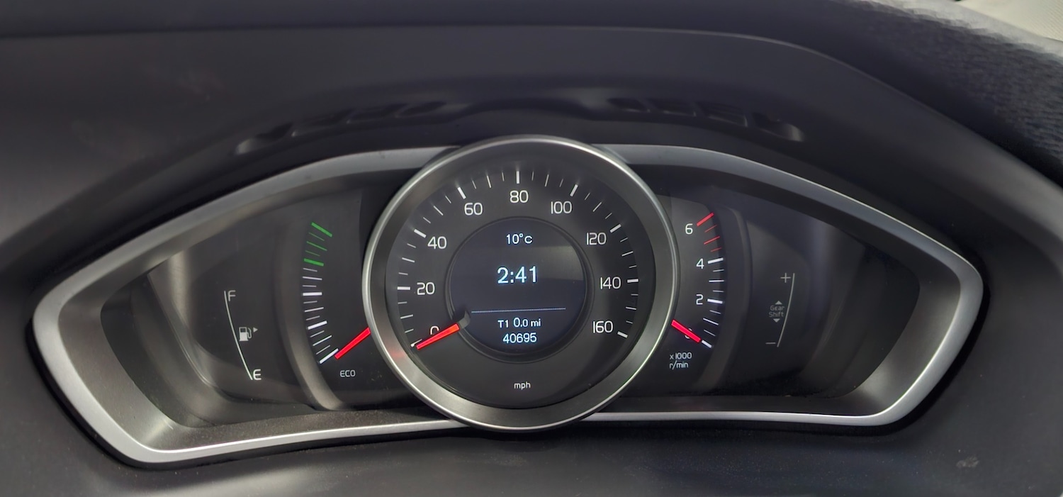 Used Volvo V40 2014 for sale - 76602770: Photo 24