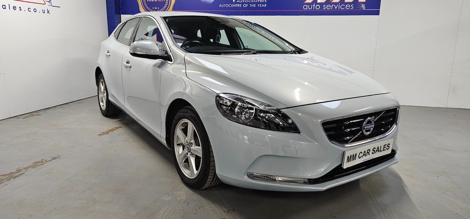 Used Volvo V40 2014 for sale - 76602770: Photo 4