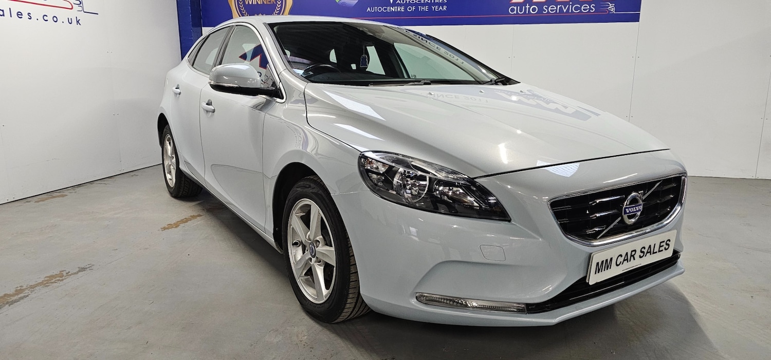 Used Volvo V40 2014 for sale - 76602770: Photo 5