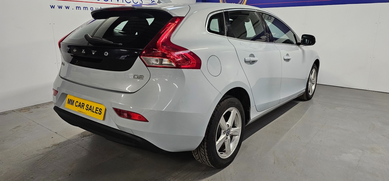 Used Volvo V40 2014 for sale - 76602770: Photo 7