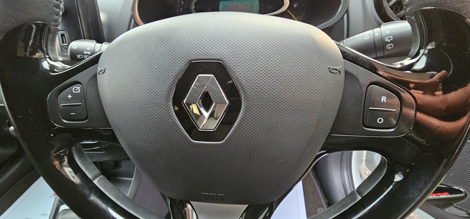 Used Renault Clio 2015 for sale - 77515314: Photo 19