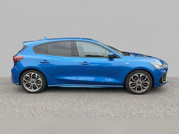 Used Ford Focus 2022 for sale - 76125937: Photo 3