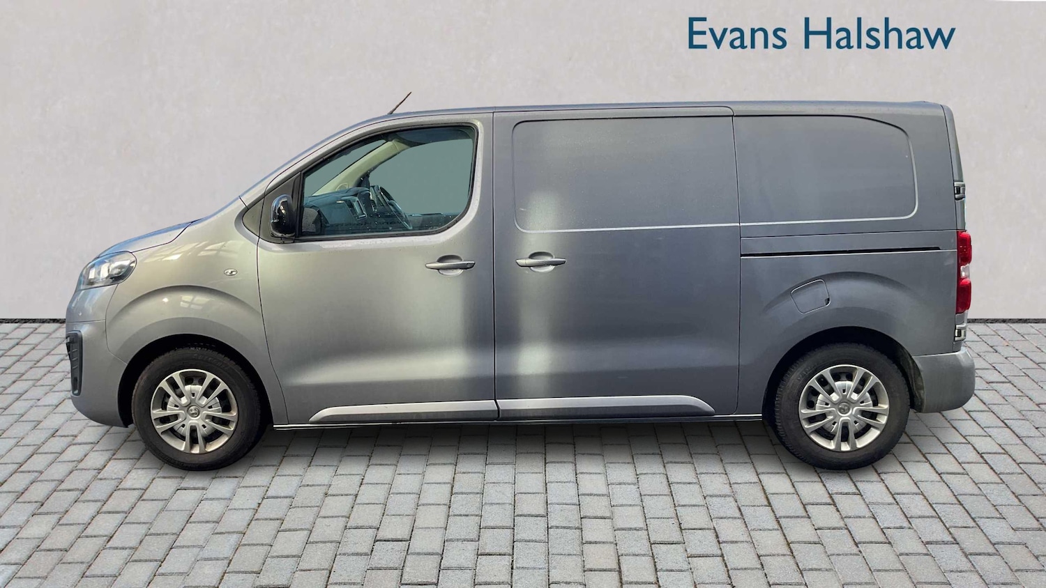 Used Vauxhall Vivaro 2022 for sale - 77347997: Photo 3