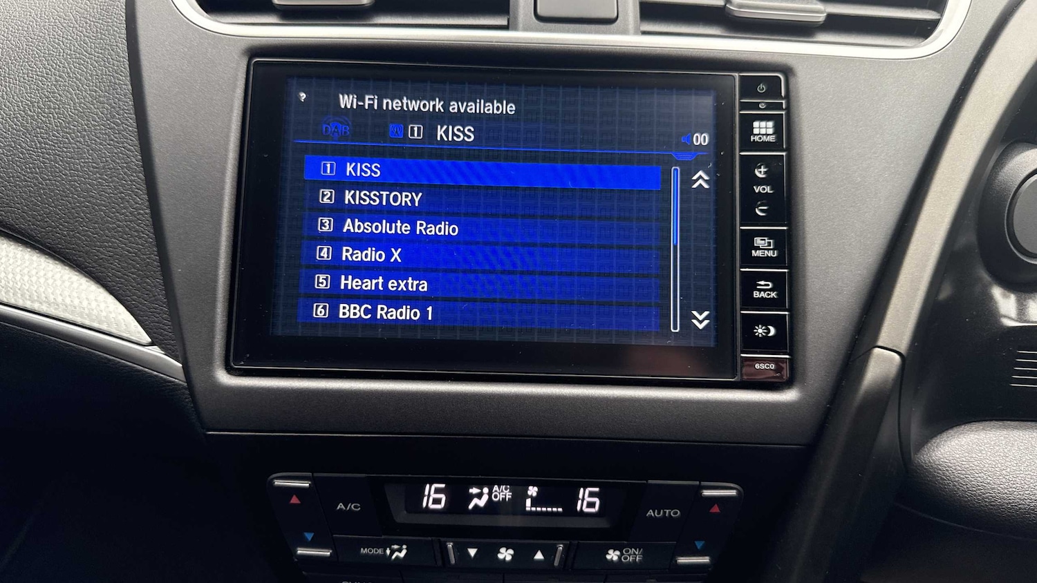 Used Honda Civic 2016 for sale - 76249104: Photo 11