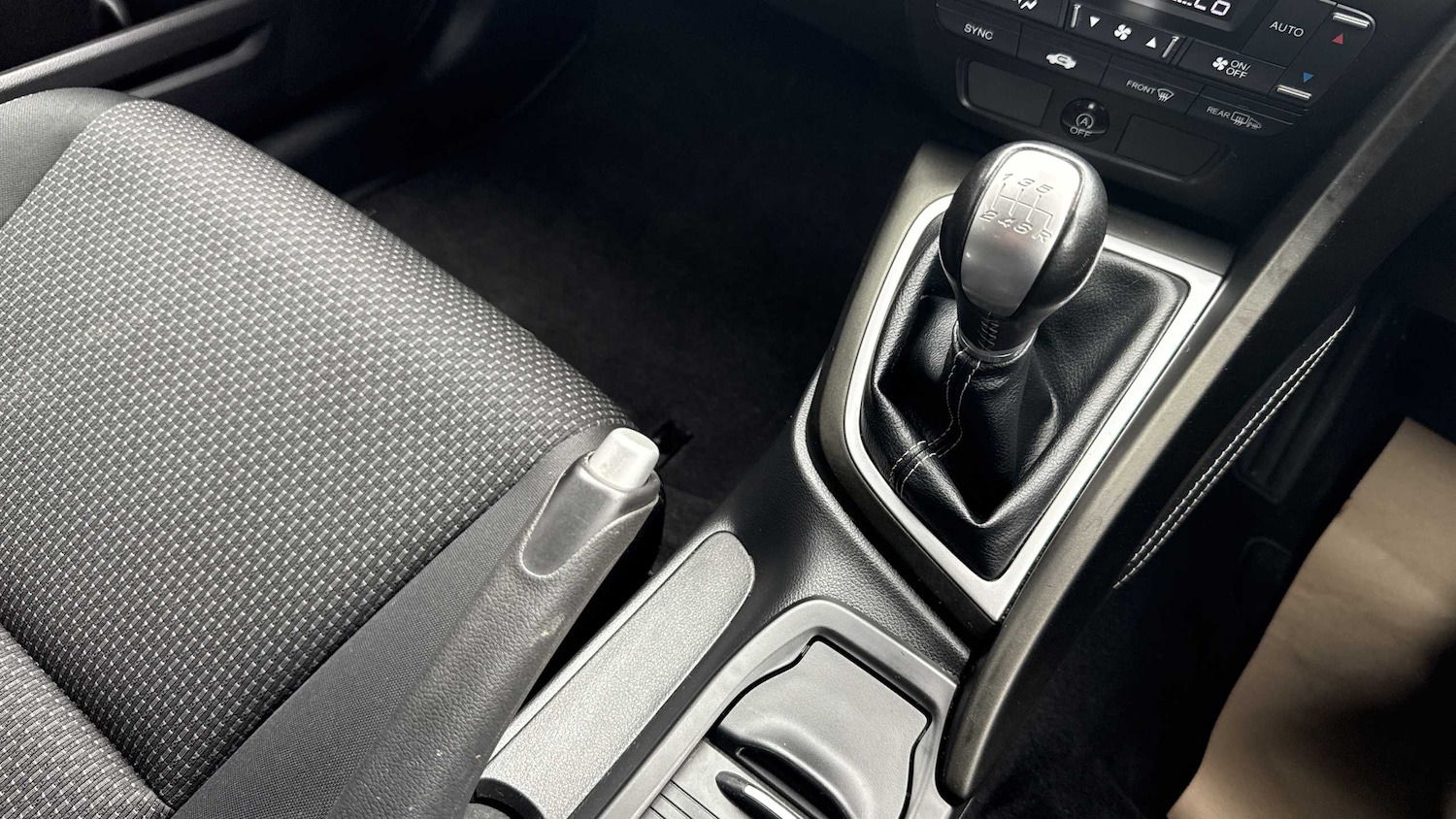 Used Honda Civic 2016 for sale - 76249104: Photo 19