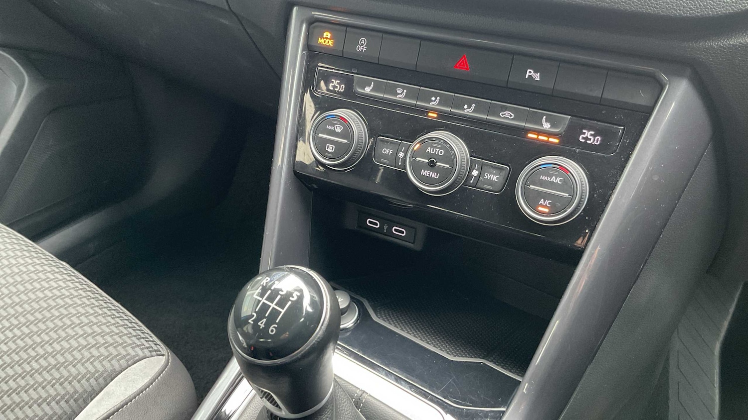 Used Volkswagen T-Roc 2021 for sale - 76447607: Photo 12