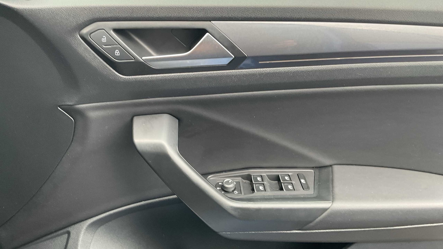 Used Volkswagen T-Roc 2021 for sale - 76447607: Photo 19