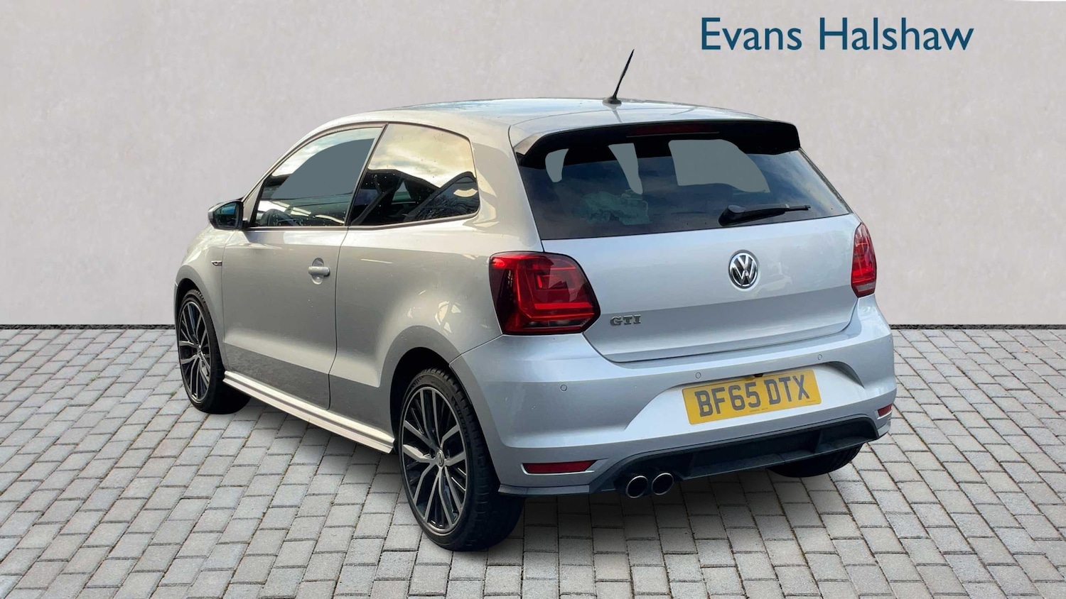 Used Volkswagen Polo 2015 for sale - 77219655: Photo 2