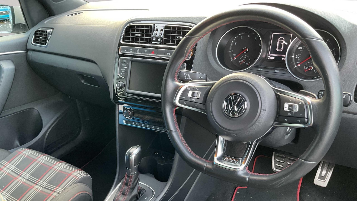 Used Volkswagen Polo 2015 for sale - 77219655: Photo 6