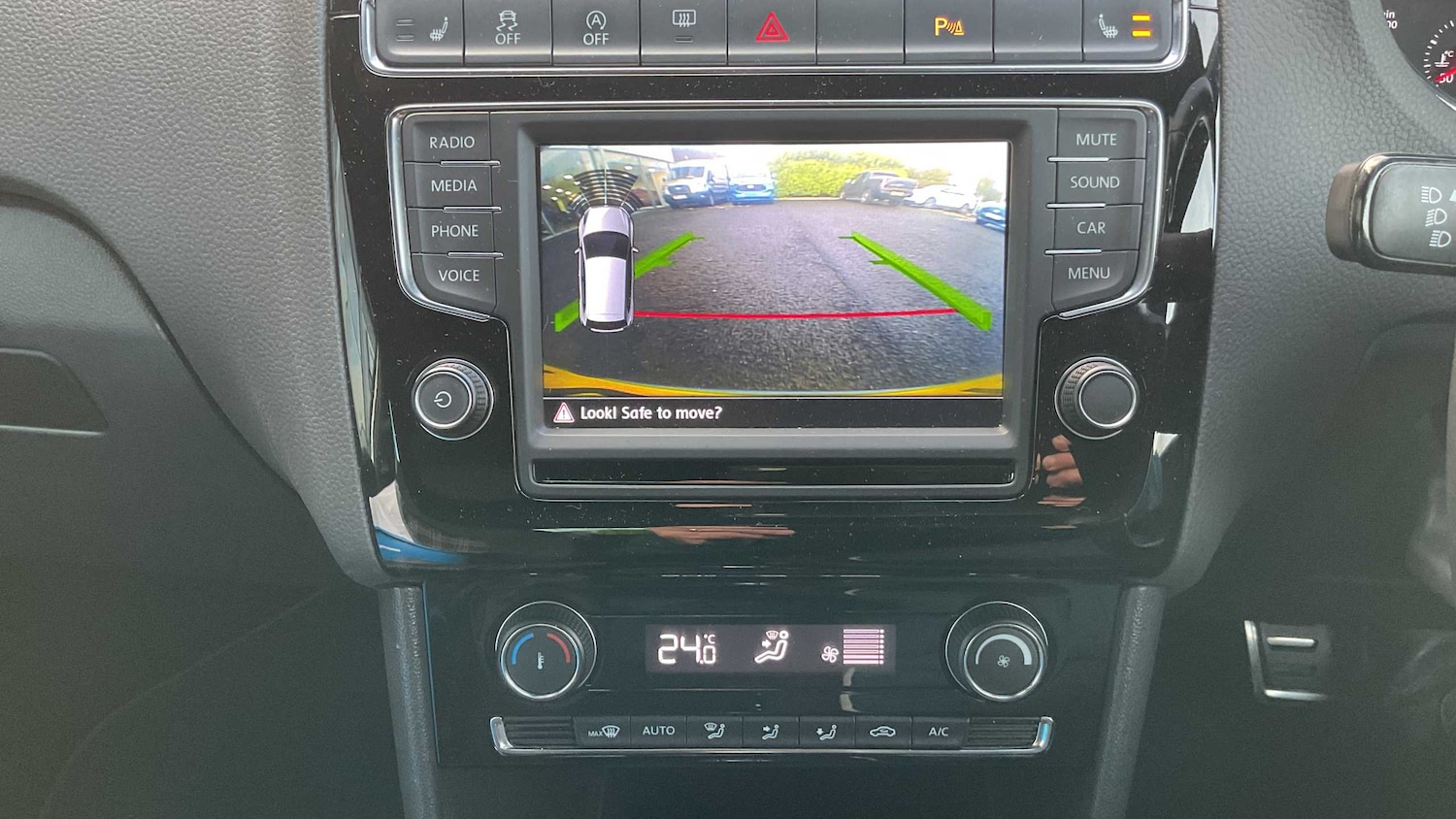 Used Volkswagen Polo 2015 for sale - 77219655: Photo 7