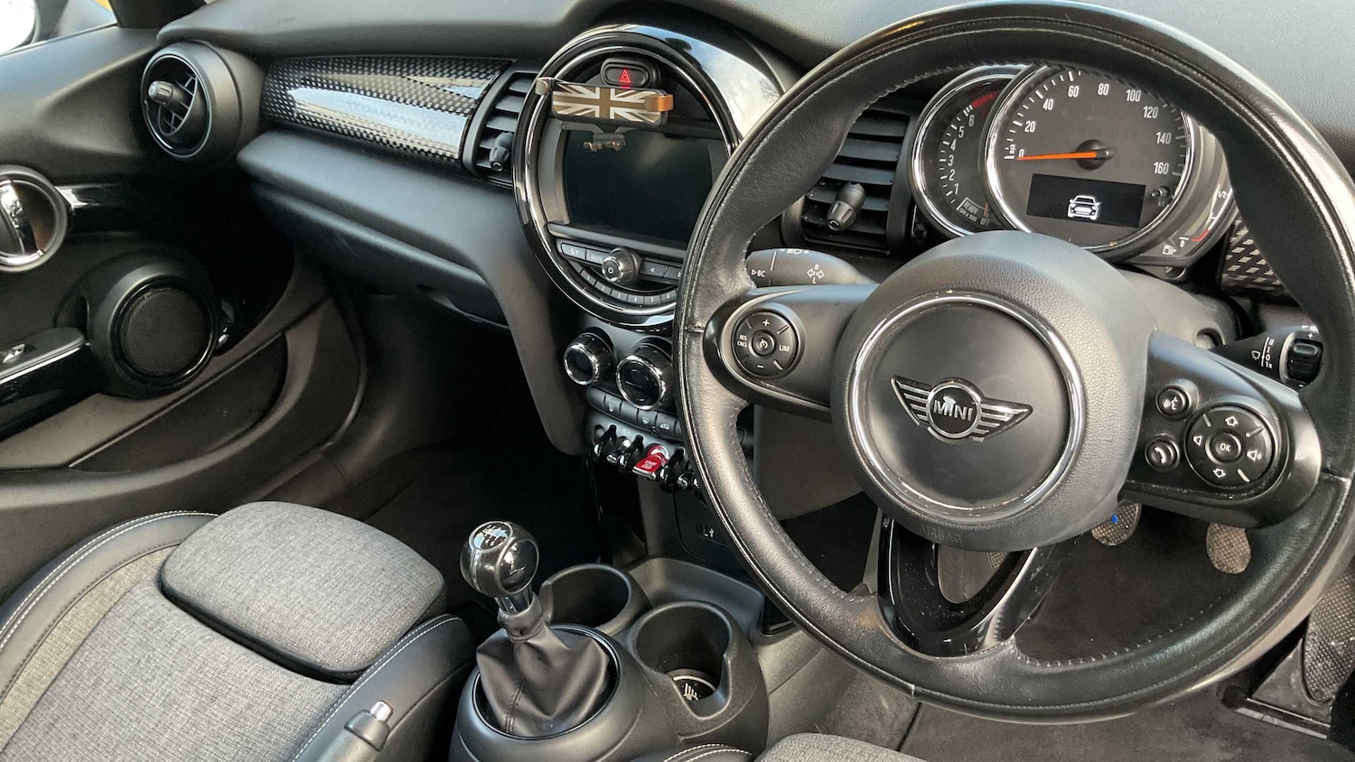 Used MINI Hatch 2018 for sale - 77561100: Photo 8