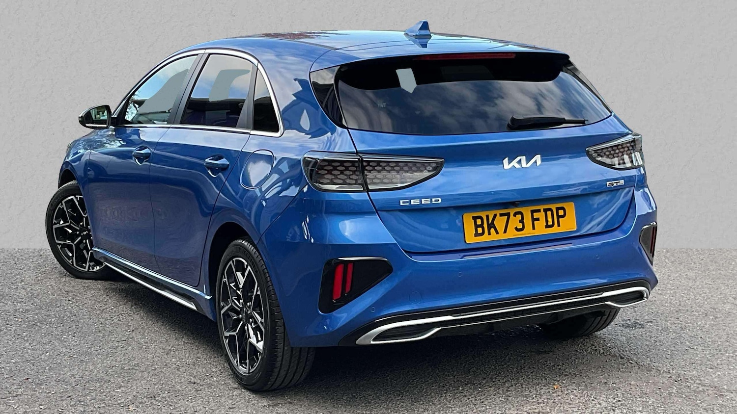 Used Kia Ceed 2023 for sale - 76916233: Photo 2