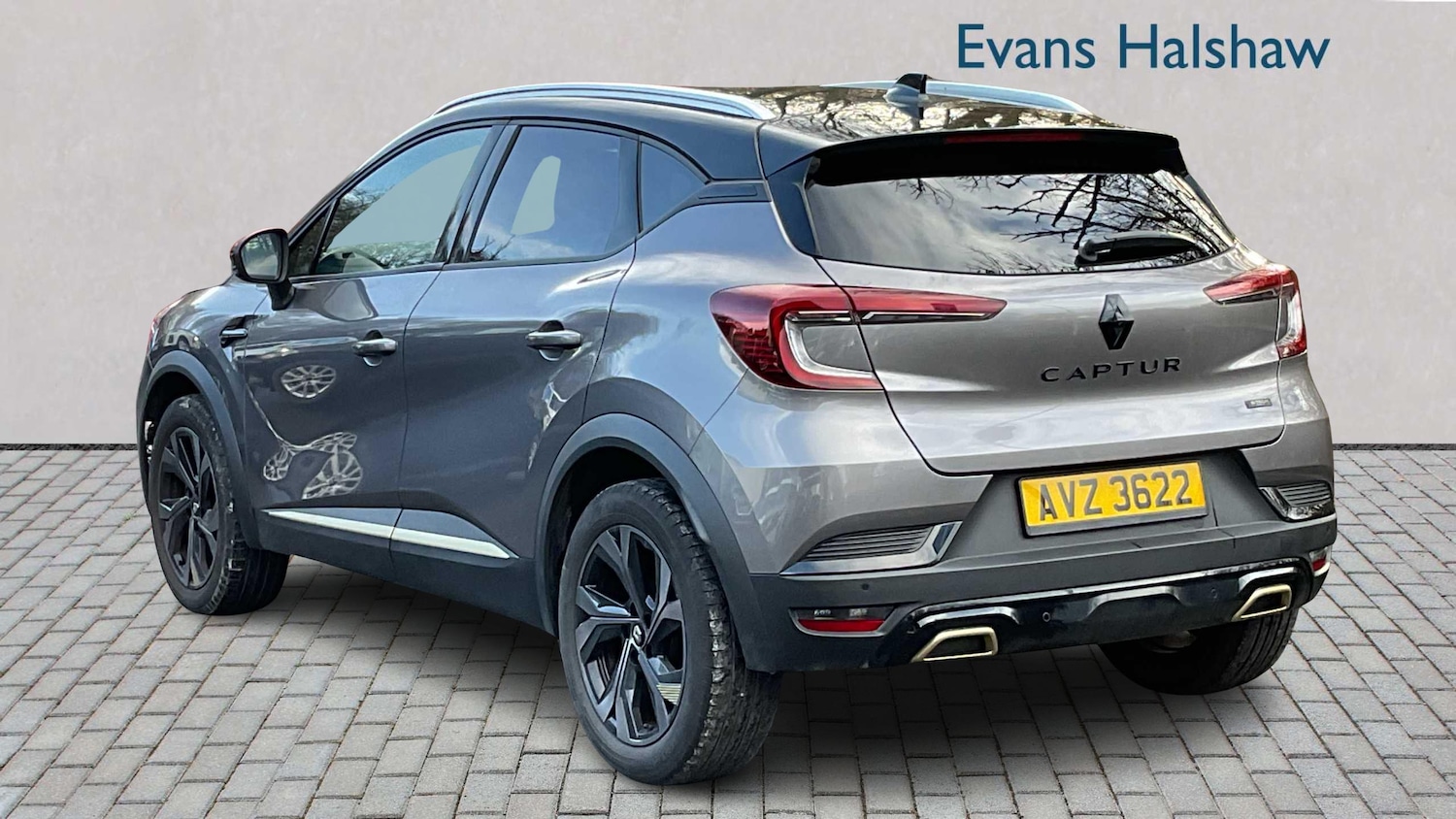 Used Renault Captur 2023 for sale - 77281985: Photo 2