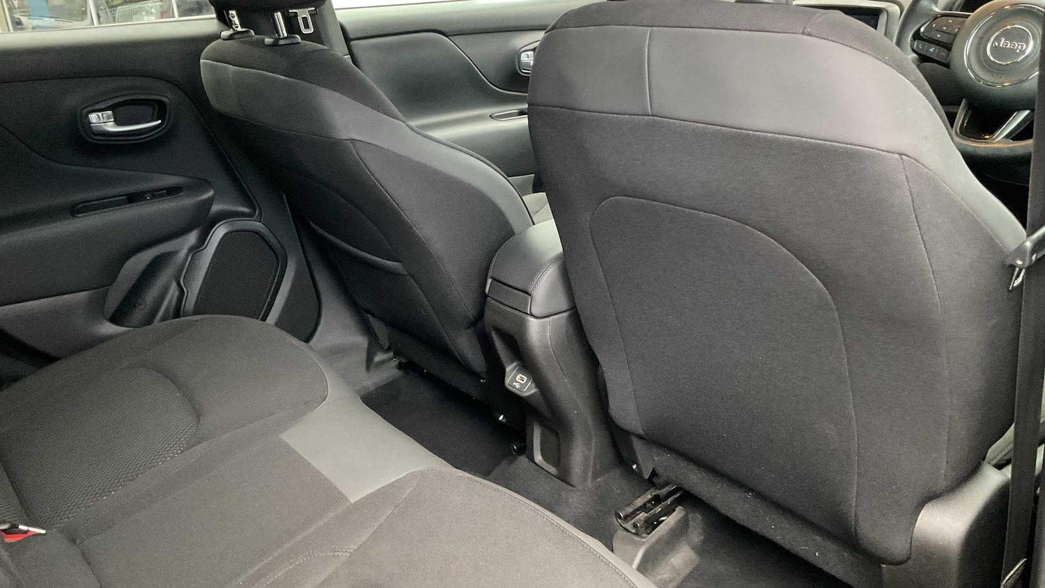 Used Jeep Renegade 2020 for sale - 77281996: Photo 12