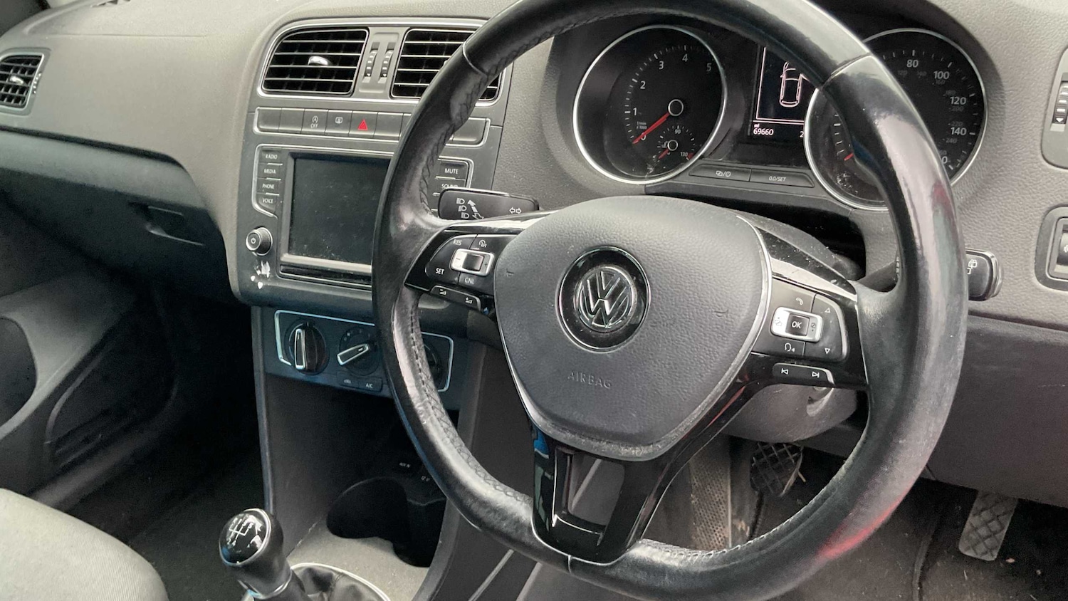 Used Volkswagen Polo 2017 for sale - 77429176: Photo 6