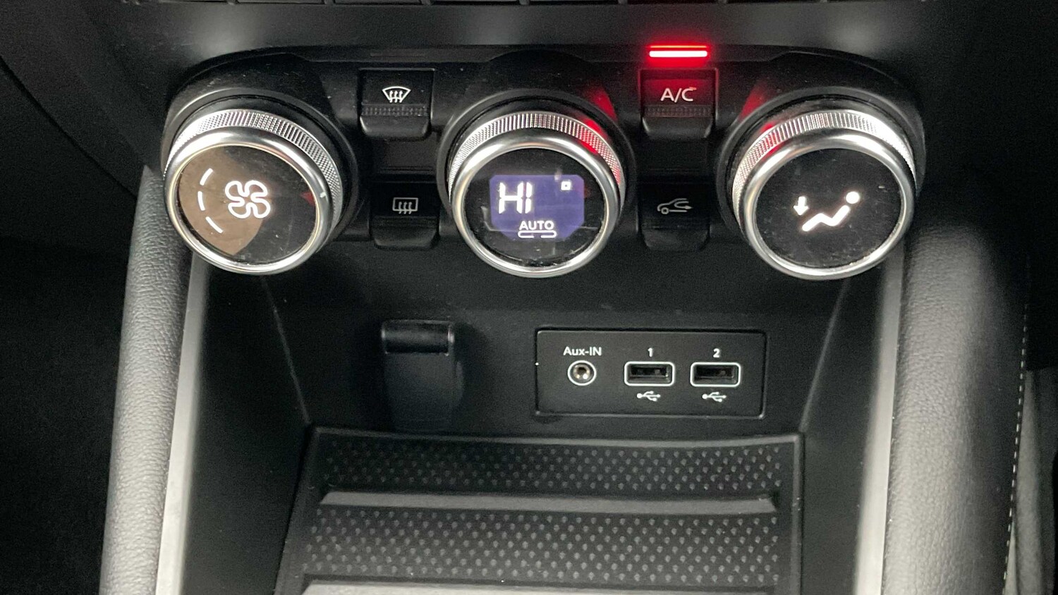 Used Renault Captur 2023 for sale - 76732369: Photo 19