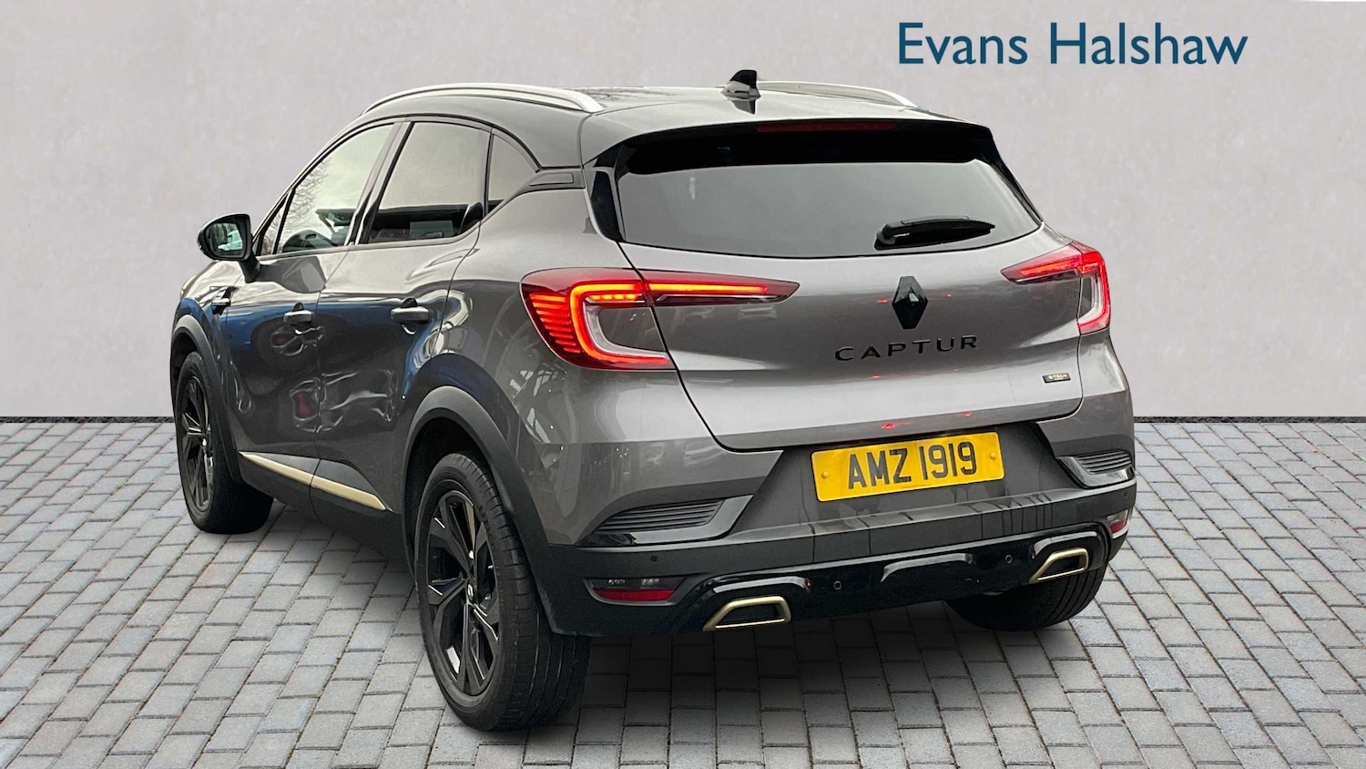 Used Renault Captur for sale - 76732369: Photo 3