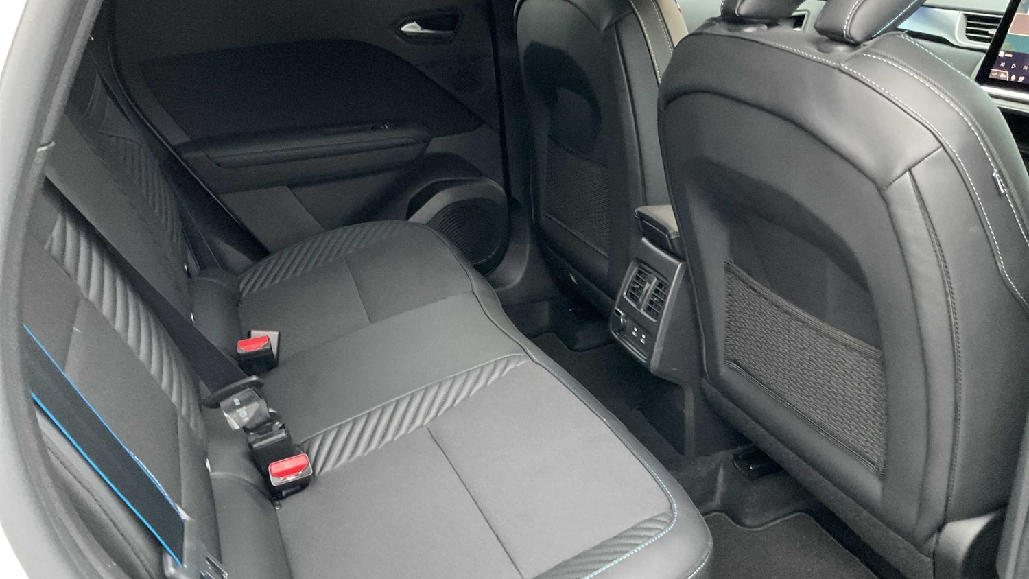 Used Renault Captur 2024 for sale - 76553116: Photo 15